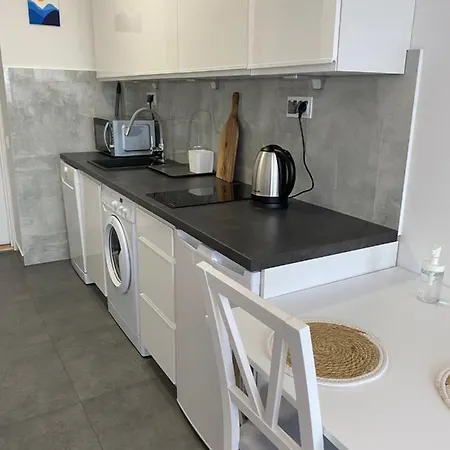Sweet Life Next To Metro Station Apartment *