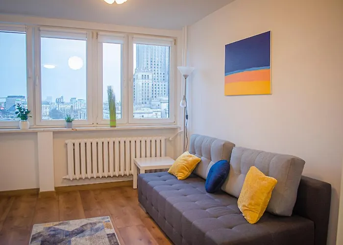 Sweet Life Next To Metro Station * وارسو